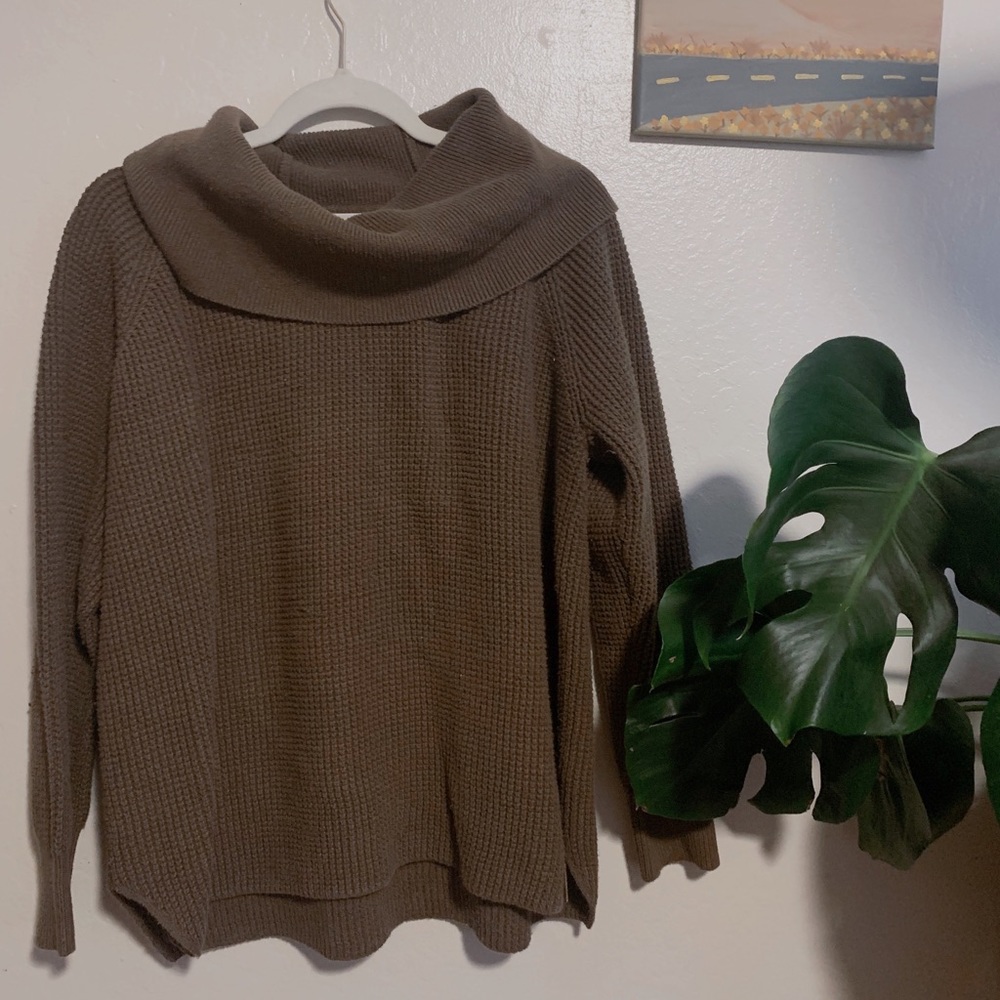 Large • Olive Green Michael Kors Turtleneck